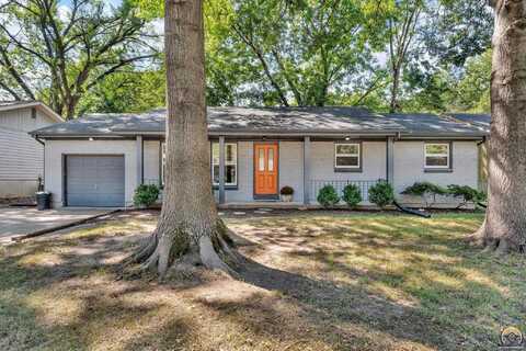209 Yorkshire Dr, Lawrence, KS 66049