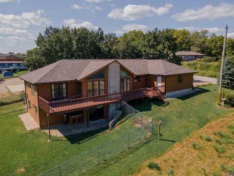 7749 Comanche RD, Meriden, KS 66512
