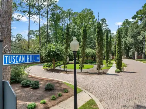 Tuscan Hill Drive, Tallahassee, FL 32312