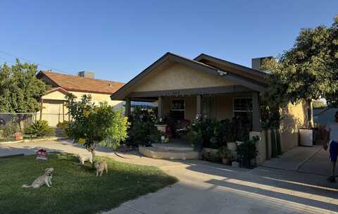 565 E Joanne Avenue, Pixley, CA 93256
