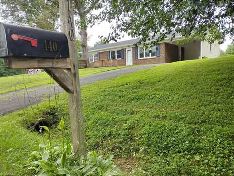 140 Lakeview Circle, Mount Airy, NC 27030