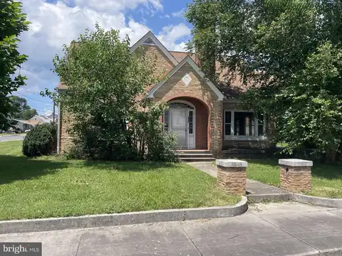 302 HIGHLAND AVENUE, PETERSBURG, WV 26847