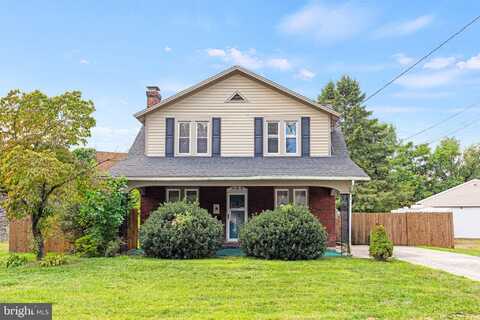9 OAKWOOD CIRCLE, CAMP HILL, PA 17011