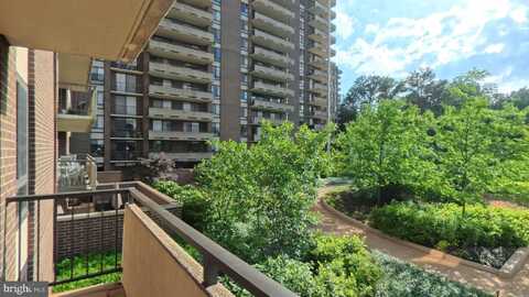 1800 OLD MEADOW ROAD, MCLEAN, VA 22102