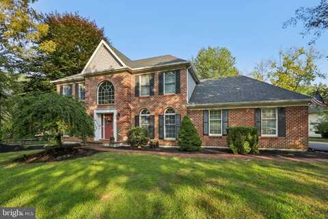 2454 DUBONNET DRIVE, MACUNGIE, PA 18062
