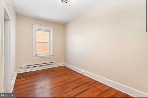 32 W HIGH STREET, CARLISLE, PA 17013