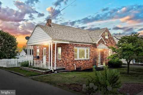 8 MAYFIELD STREET, DOVER, PA 17315