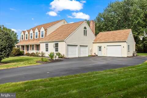 14 STONE HEDGE DR, LEBANON, PA 17042