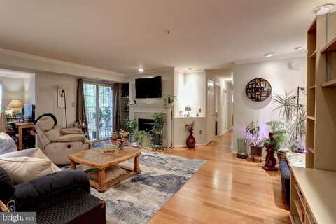 9815 LAKE POINTE COURT, UPPER MARLBORO, MD 20774