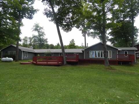 9474 M-64, Marenisco, MI 49947