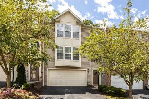 660 Village Green Blvd E, Adamstown, PA 16046