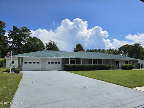 401 Flemington Drive, Lake Waccamaw, NC 28450