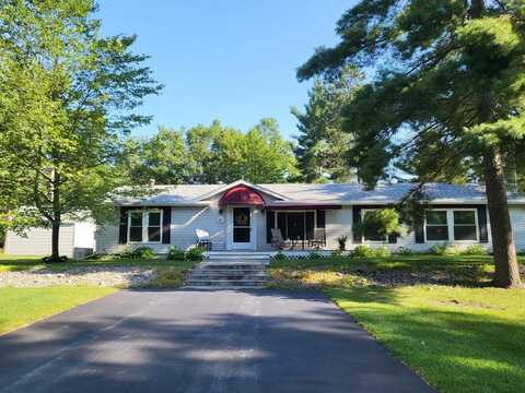 10032 Washington, Grayling, MI 49738
