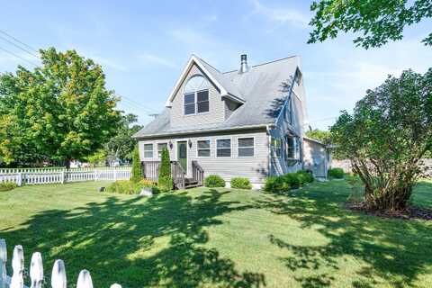 1202 State Street, Charlevoix, MI 49720