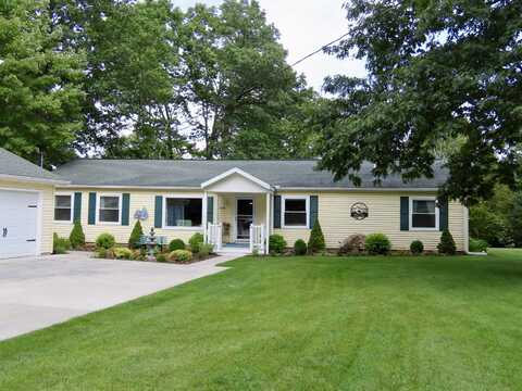 9579 Helen Street, Atlanta, MI 49709
