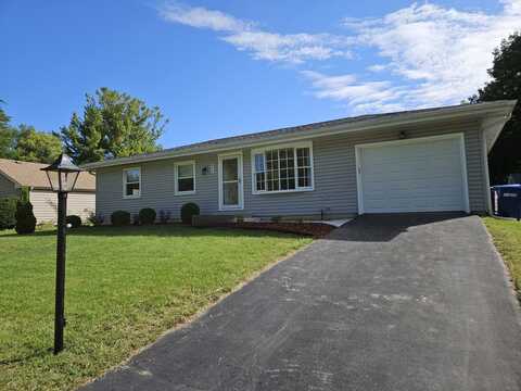 902 S. 9TH Avenue, Saint Charles, IL 60174