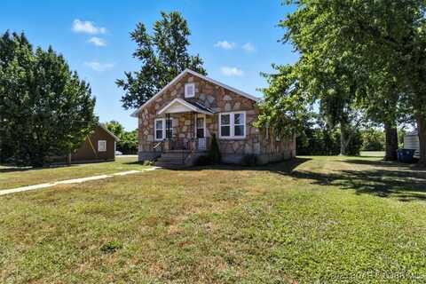 920 E N Street, Eldon, MO 65026