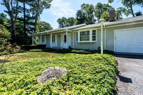 33 Aspen Way, Osterville, MA 02655