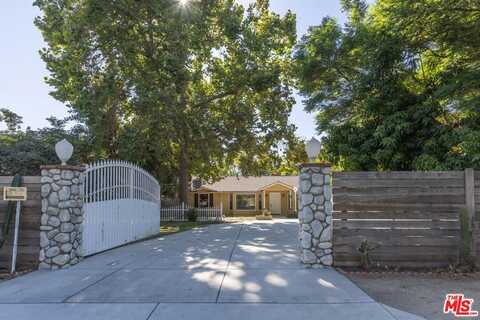 7225 Forbes Ave, Lake Balboa, CA 91406
