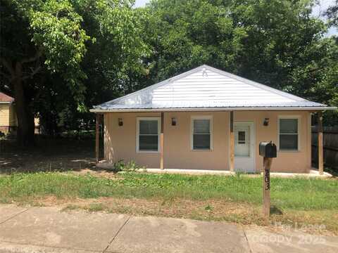 203 N Lee Street, Mount Holly, NC 28120