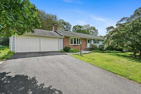 9 West Wind Road, Trumbull, CT 06611