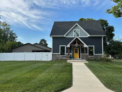 719 E Washington Street, Winterset, IA 50273