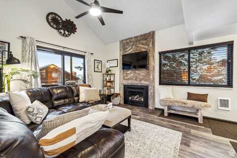 2025 CANYONS RESORT DR R8, Park City, UT 84060