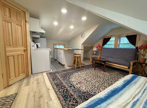 9 Johnson Ln, Mount Holly, VT 05758