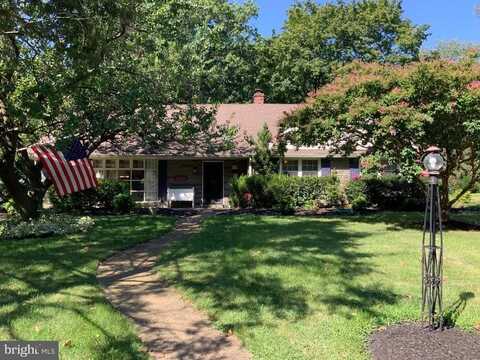 12 GREENVALE ROAD, MOORESTOWN, NJ 08057
