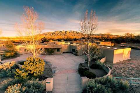 11 KOONTZ Road, Corrales, NM 87048