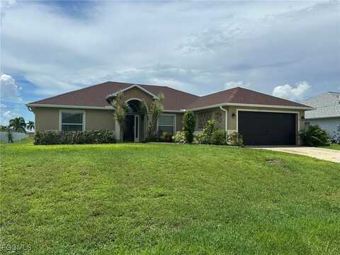 2216 NE 6th Place, Cape Coral, FL 33909