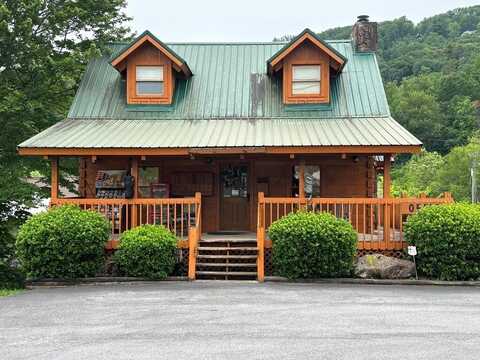 739 Wears Valley Road, Pigeon Forge, TN 37863