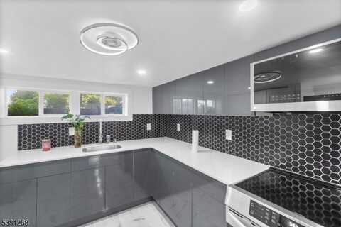 656 Park Ave, Elizabeth, NJ 07208