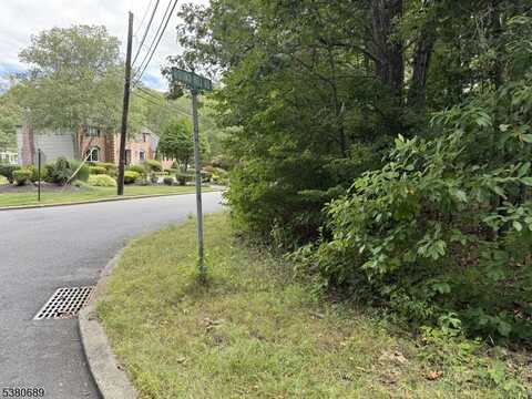 15 Saw Mill Rd, Kinnelon, NJ 07405
