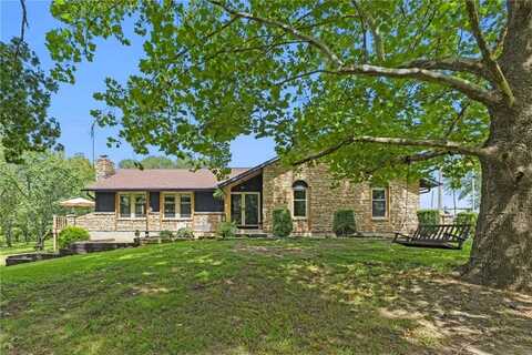 9206 E 253rd Street, Peculiar, MO 64078