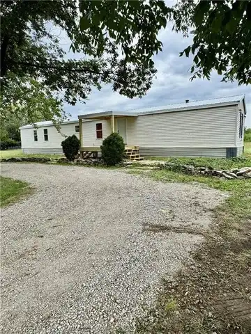 549 180 Street, Fort Scott, KS 66701