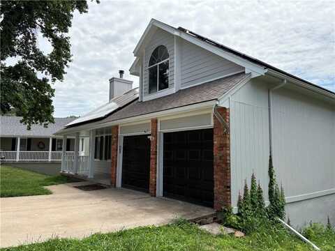 1311 SW 25th Street, Blue Springs, MO 64015