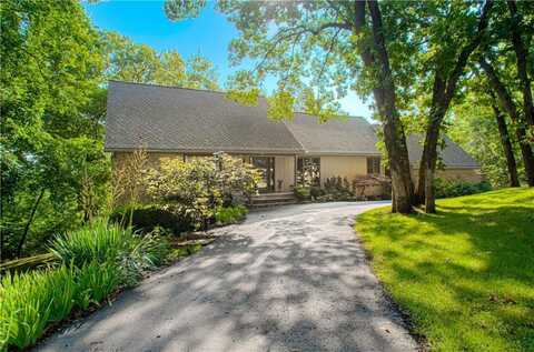 485 Navajo Lane W, Lake Quivira, KS 66217