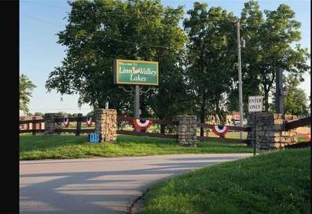 66 Buck Run Drive, Linn Valley, KS 66040