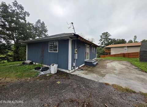442 Oak Circle, Oliver Springs, TN 37840