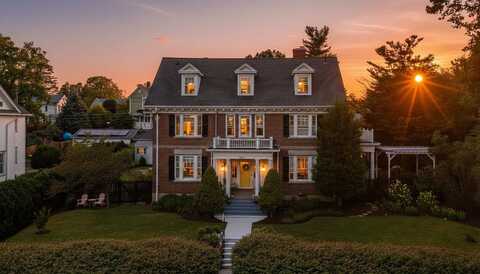 421 WALNUT AVE, Waynesboro, VA 22980