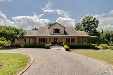 6550 S Davis Lane, Godfrey, IL 62035