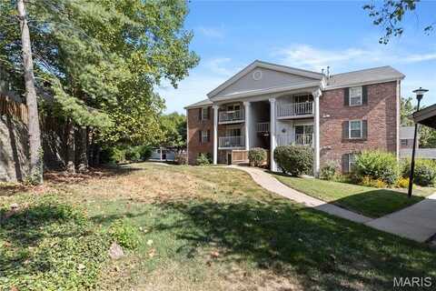 7416 Triwoods Drive, Shrewsbury, MO 63119