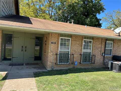 7299 N Hanley Road, Hazelwood, MO 63042