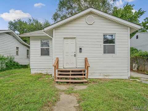 5611 Hallows Avenue, East Saint Louis, IL 62204