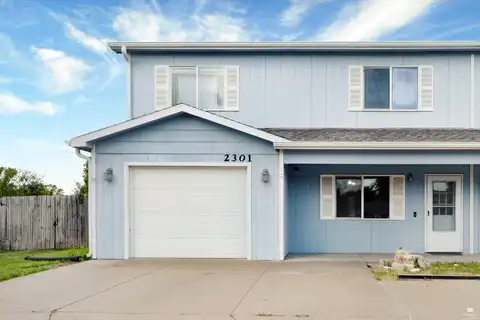 2301 Vineyard Circle, Manhattan, KS 66502
