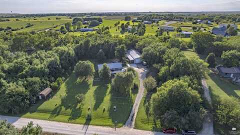 5690 Prairie View Road, Wamego, KS 66547