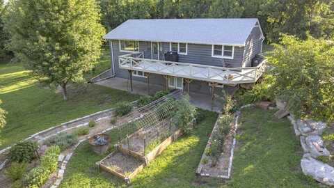 5690 Prairie View Road, Wamego, KS 66547
