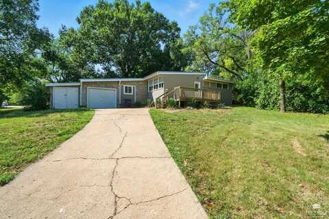 825 Harris, Manhattan, KS 66502