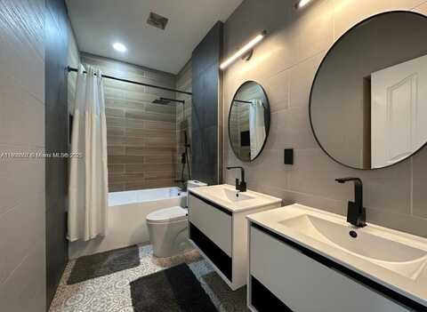 8042 NW 114th Pl, Doral, FL 33178